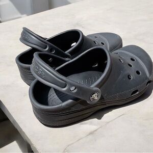 Black unisex Crocs w/ toe guard Sz 5  gently used